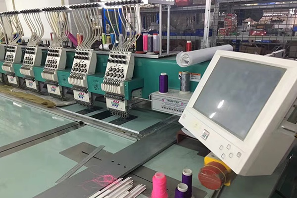 Máy thêu vi tính 20 đầu