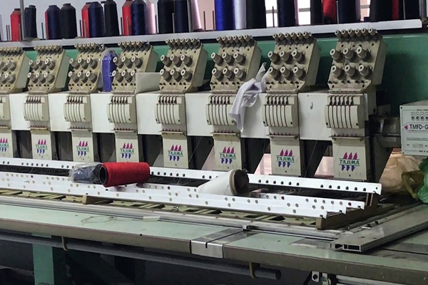 Máy thêu vi tính vải